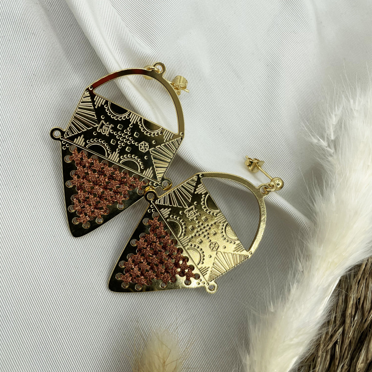 Boucles d'oreilles et créoles haute fantaisie, pierres semi-précieuses et lithothérapie. Style bohême, hippie et vintage. - photo 132