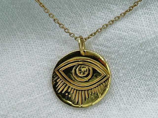 Collier doré pendentif oeil - photo 11